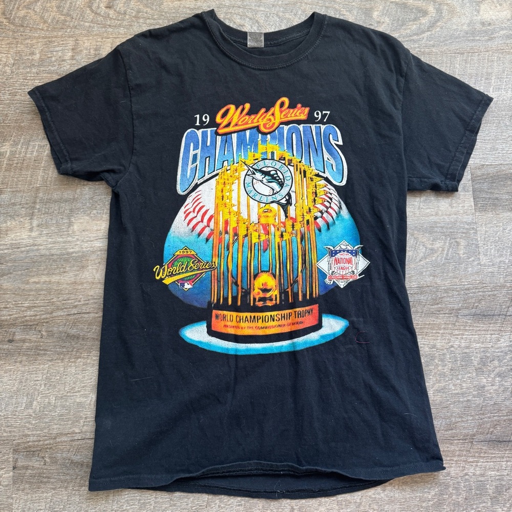 Vintage 1997 Florida Marlins World Series Champions t-shirt Black Size Small